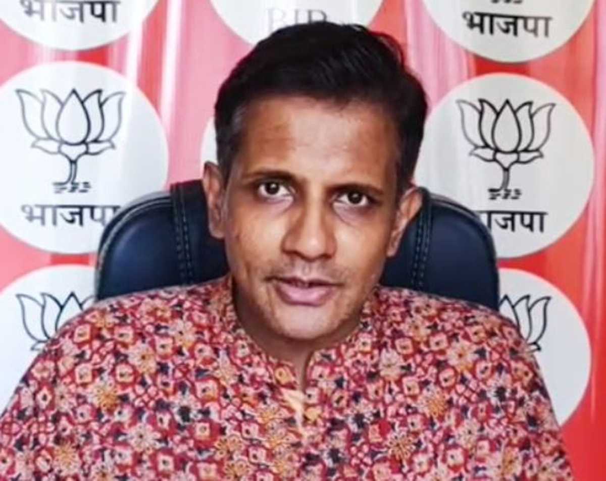 पिछले 14 दिनों से डर के माहौल में जी रहा है पाकिस्तान : तुहिन सिन्हा